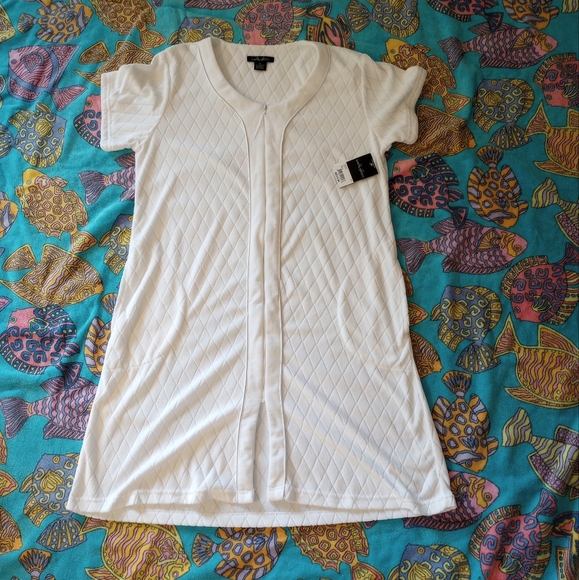 White Zipper Front Robe - Picture 1 of 4
